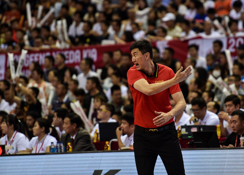 关于赛后菲尼克斯太阳调整名单以备CBA常规赛；遗憾出局环节打磨；管理层满意；团队化学反应显著的信息