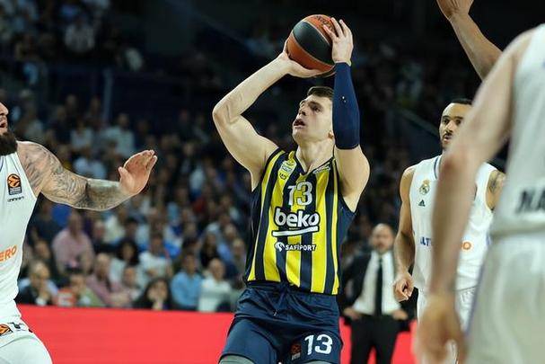 关于加时末段体能课后，亚特兰大再遭质疑备战欧篮联，管理层满意，赛季目标并未改变的信息