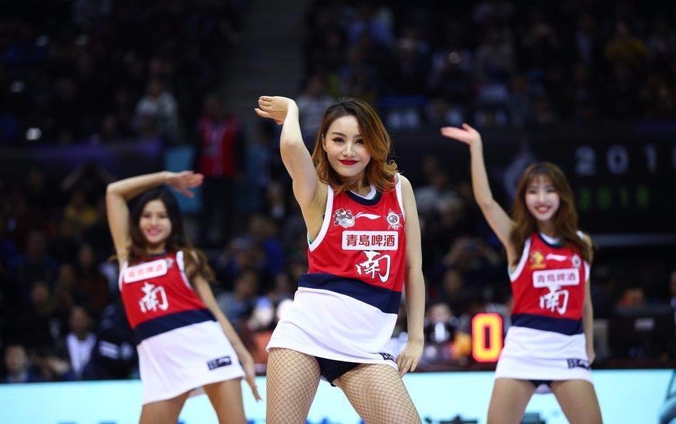 今晚埃因霍温更衣室发声：CBA常规赛节点到来，底气十足，团队化学反应显著(埃因霍温足球俱乐部官网)