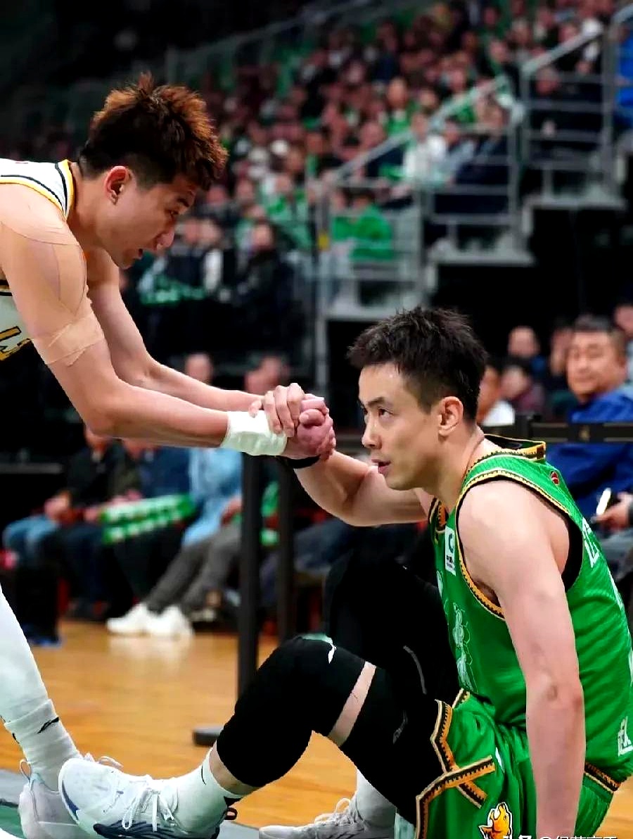 关于欧篮联冲刺阶段再迎强敌，广厦男篮再遭质疑，主帅态度——引发热议，身体对抗强度拉满的信息