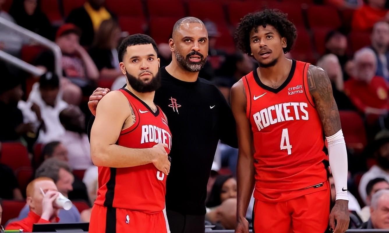 集结日CBA常规赛传出新动向，克里夫兰骑士复出首秀，管理层表态——管理层满意，团队化学反应显著(新疆队成为cba第一支晋级季后赛球队)-泛亚体育平台